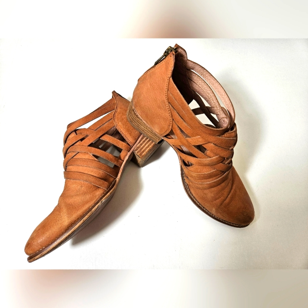 Seychelles Braided Leather Ankle Booties Size 7.5 Cognac